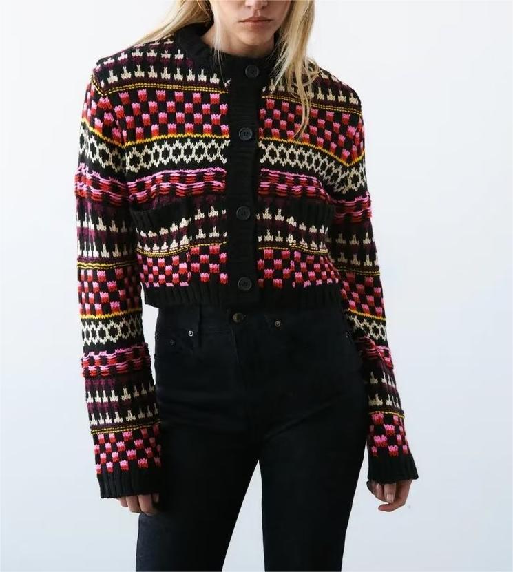 Single Breasted Long Sleeve Short Knitted Sweater
