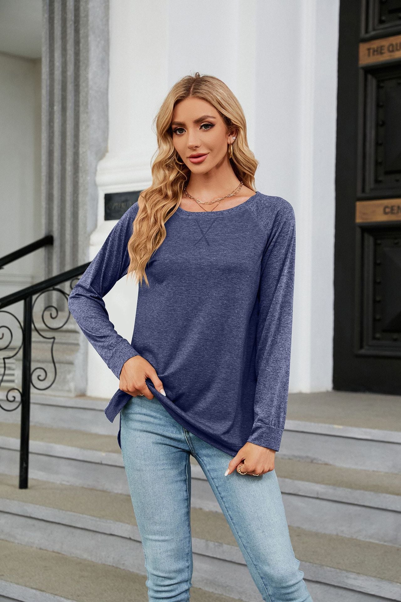 Contrast Color Long-Sleeved T-shirt Top