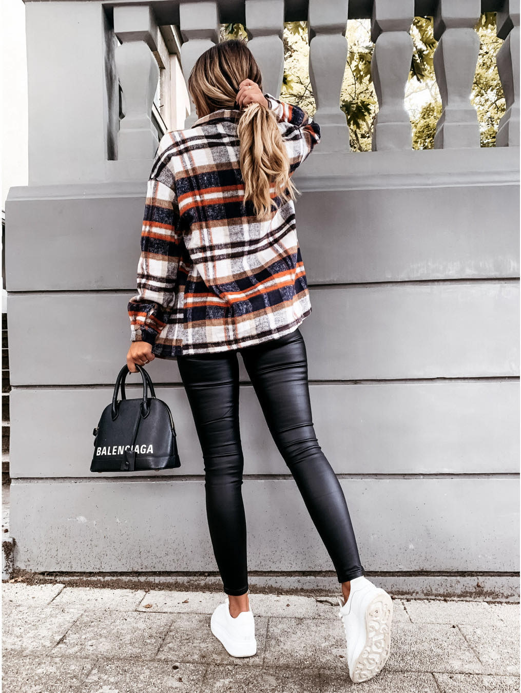 Large Pocket Loose Plaid Mid-Length Shacket